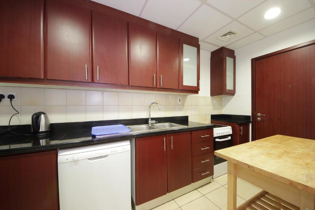 Дубай: Signature Holiday Homes - Shams 4 Jbr