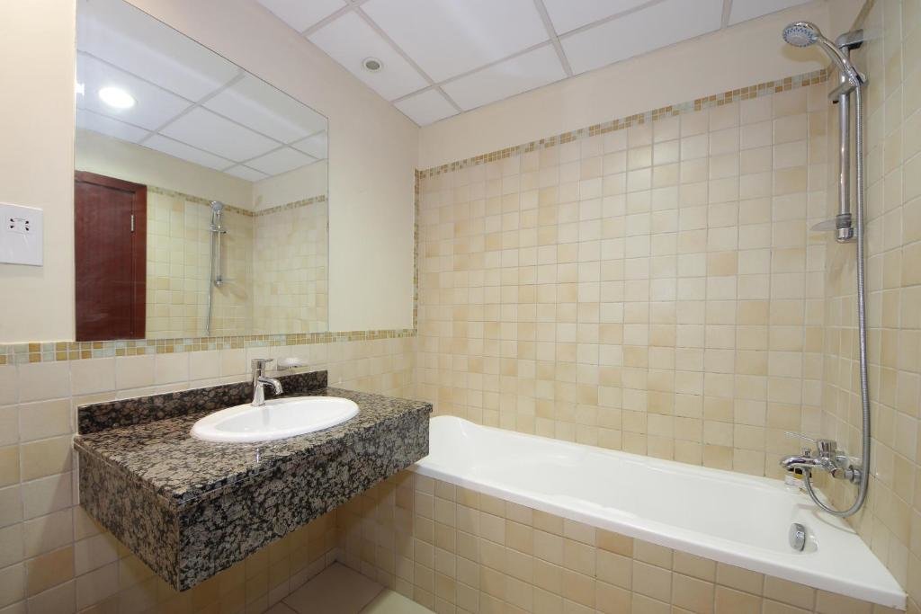 Дубай: Signature Holiday Homes - Shams 4 Jbr