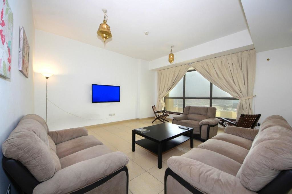 Дубай: Signature Holiday Homes - Shams 4 Jbr