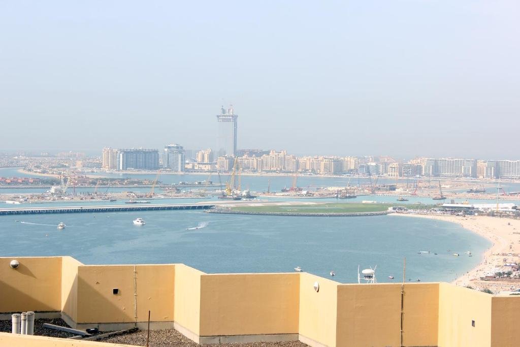 Дубай: Signature Holiday Homes - Shams 4 Jbr