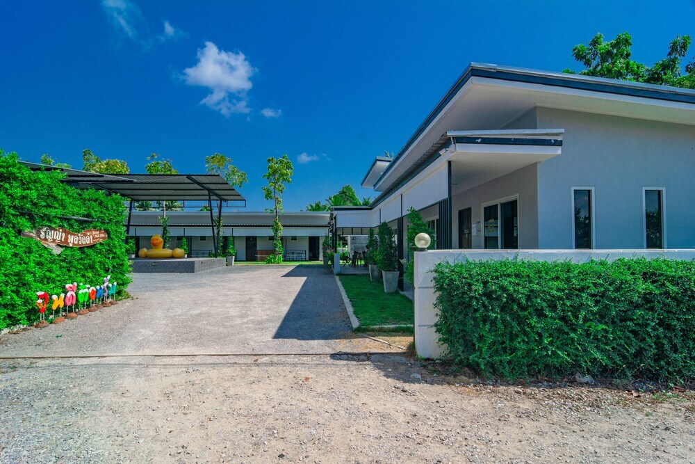 Прачуапкхирикхан: Runya Poolvilla by OYO Rooms