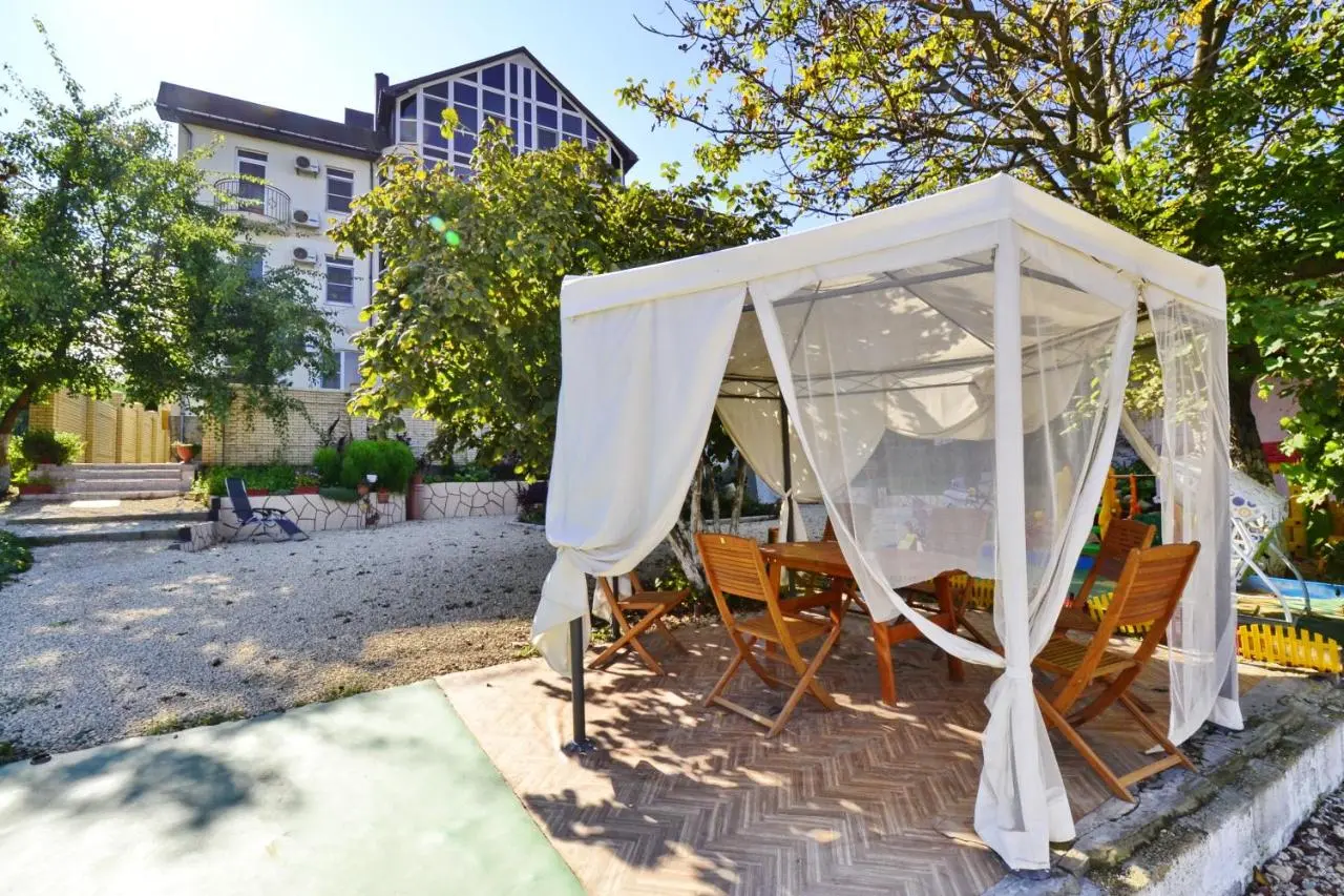 Анапа: Guest house Mona Liza