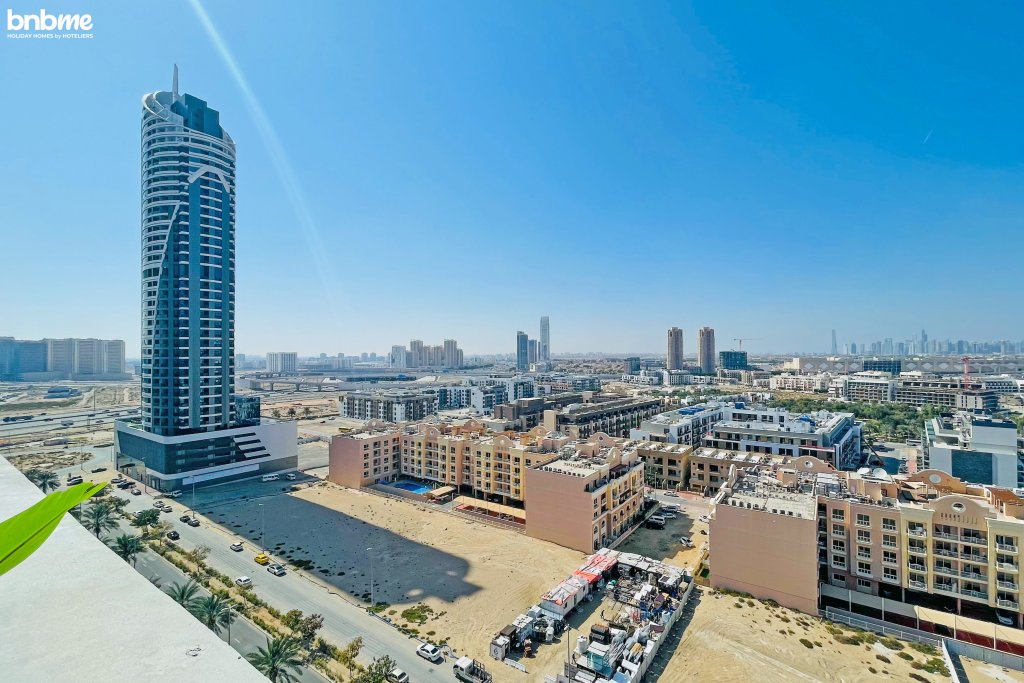 Дубай: Апартаменты bnbmehomes | Huge Apt in JVC w/ Big Balcony-1002