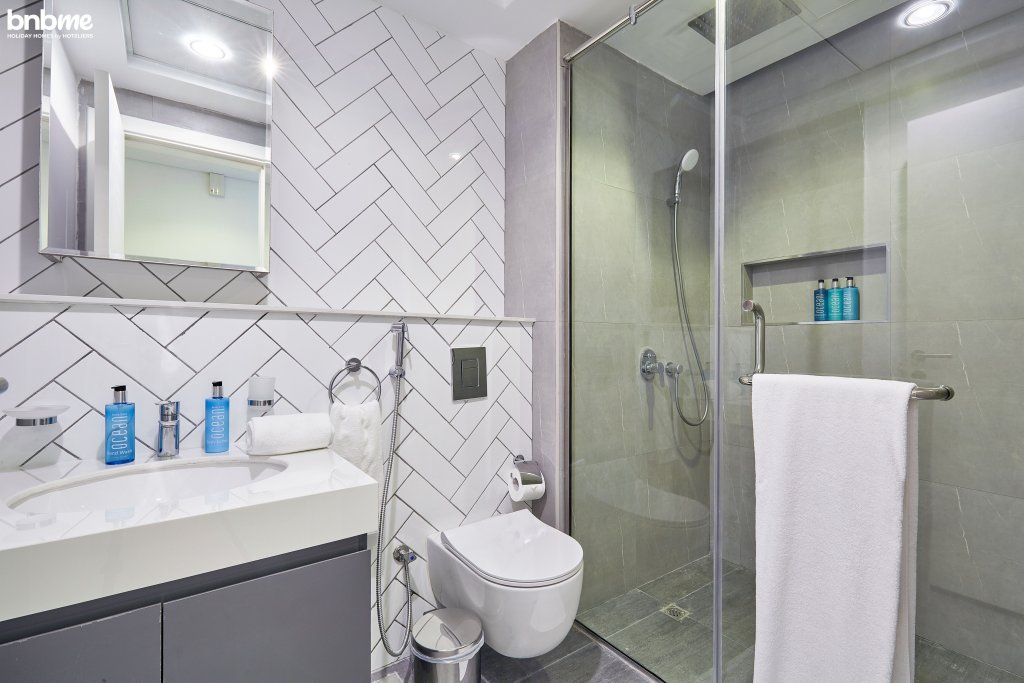Дубай: Апартаменты bnbmehomes | Huge Apt in JVC w/ Big Balcony-1002
