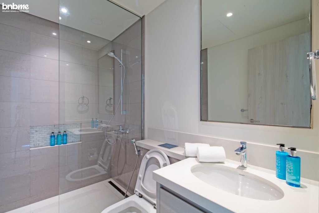 Дубай: Апартаменты Sea View Apt at Dubai Creek w/ Modern Facilities|bnbme-1805