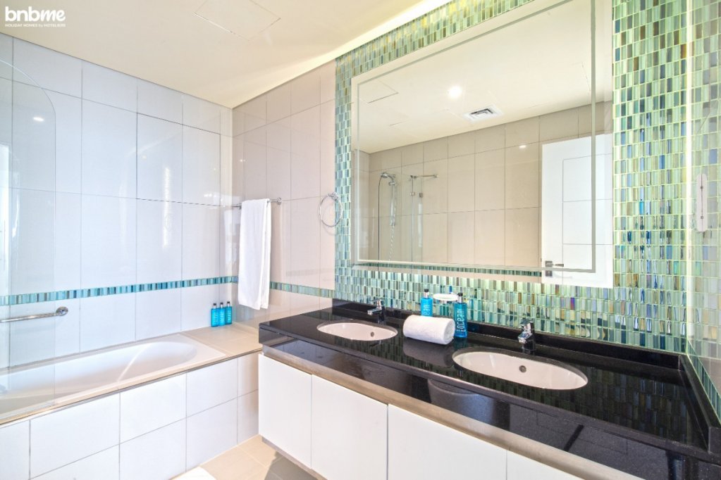 Дубай: Апартаменты Charming 2BR in Marina with Sea View by bnbme-1901