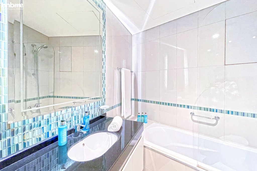 Дубай: Апартаменты Charming 2BR in Marina with Sea View by bnbme-1901
