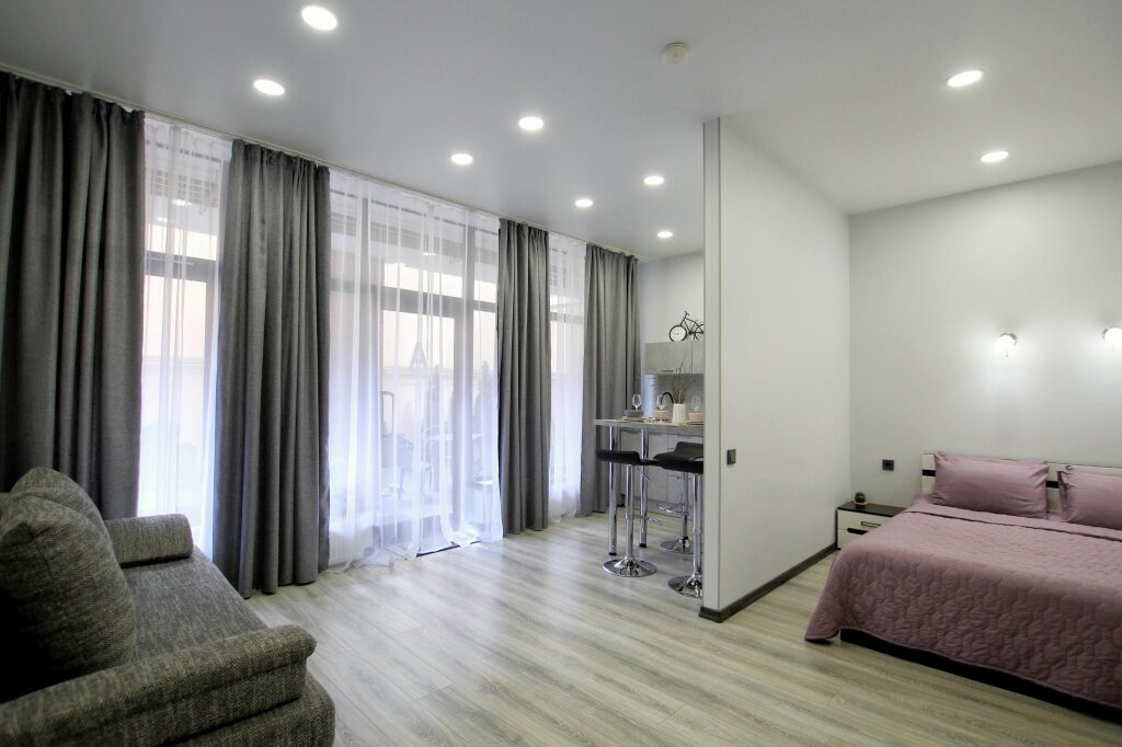 Апартаменты на проспекте Калининградский — фото 1