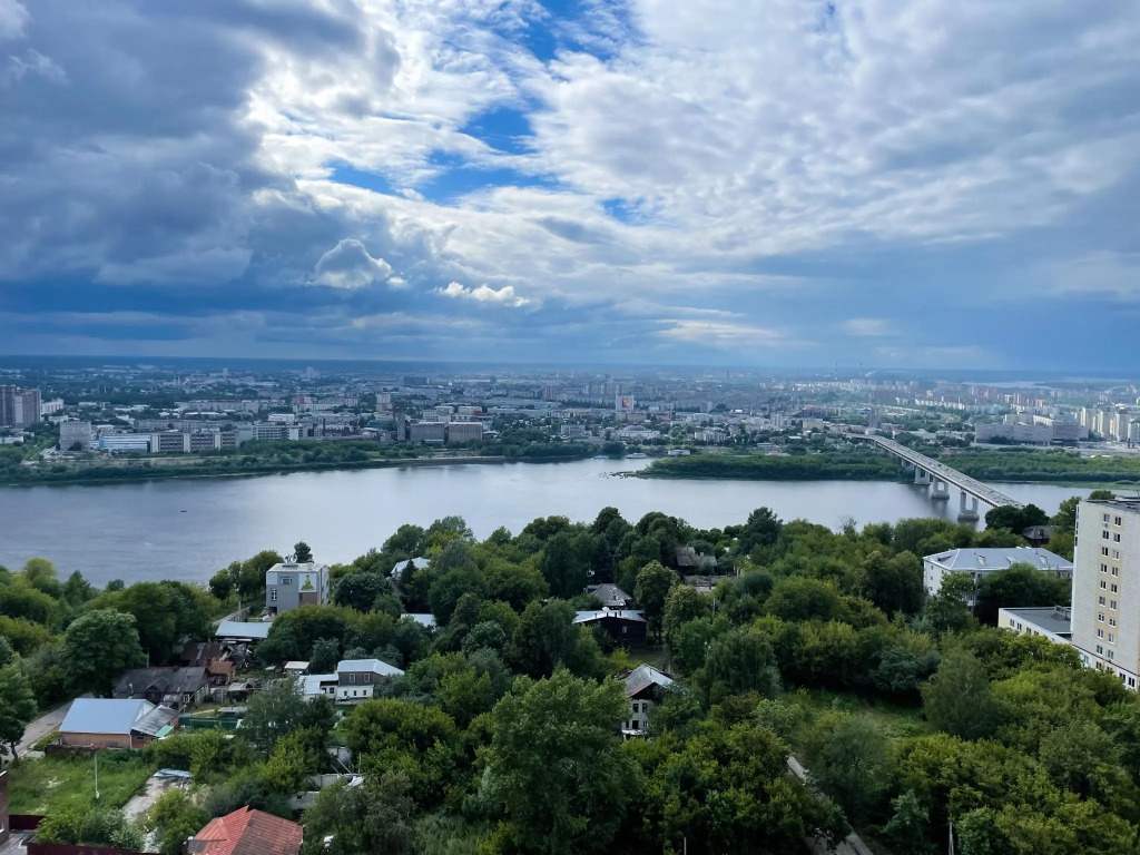 Нижний Новгород: Еллоупин Апартаментс