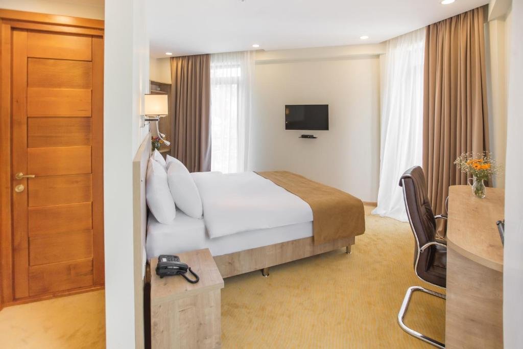Тбилиси: Atrium Boutique Hotel