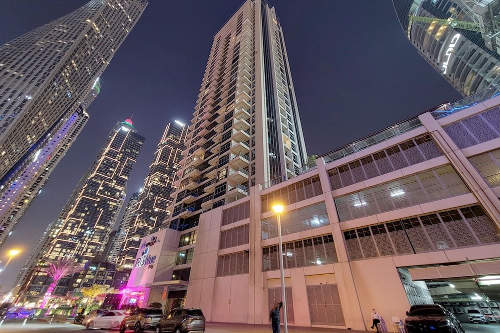 Дубай: Dubai Marina- Iris Blue 1002