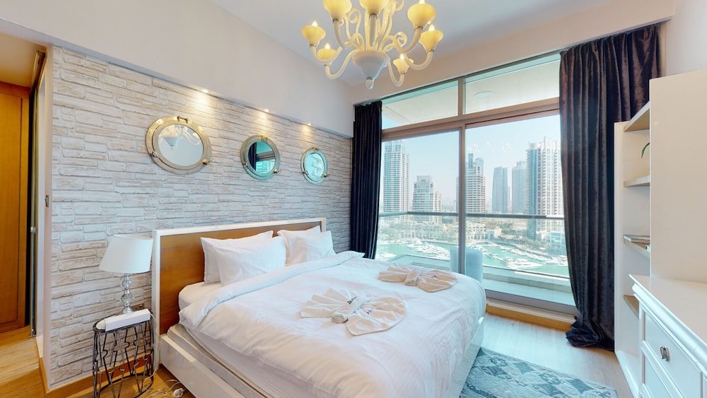 Дубай: Dubai Marina- Iris Blue 1002