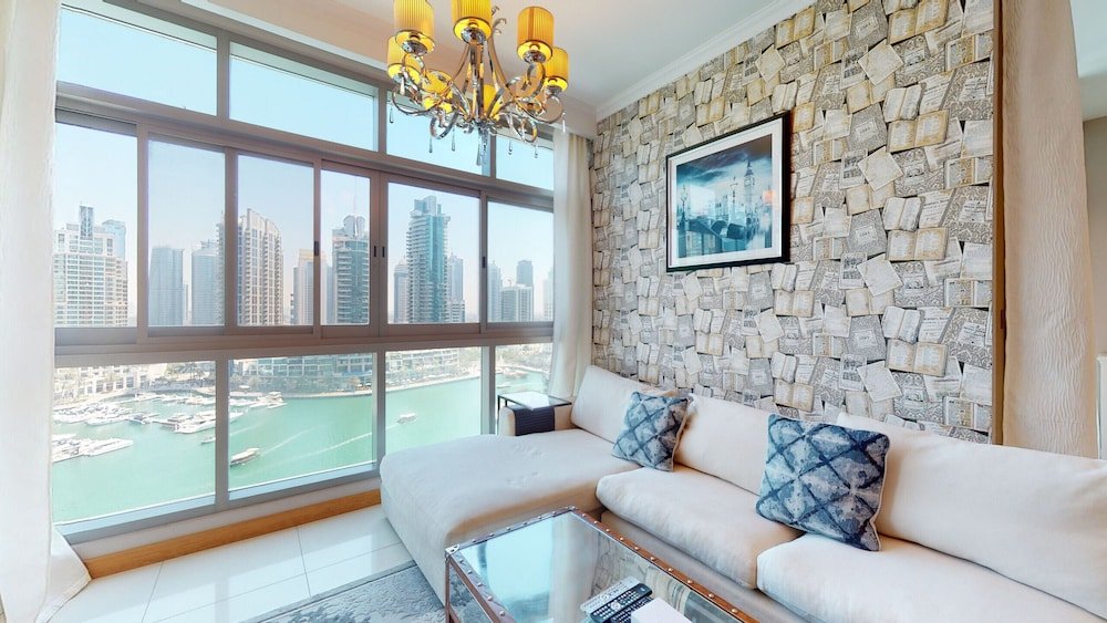 Дубай: Dubai Marina- Iris Blue 1002
