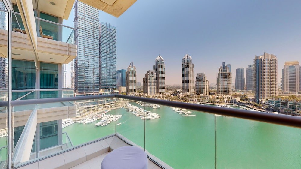 Дубай: Dubai Marina- Iris Blue 1002