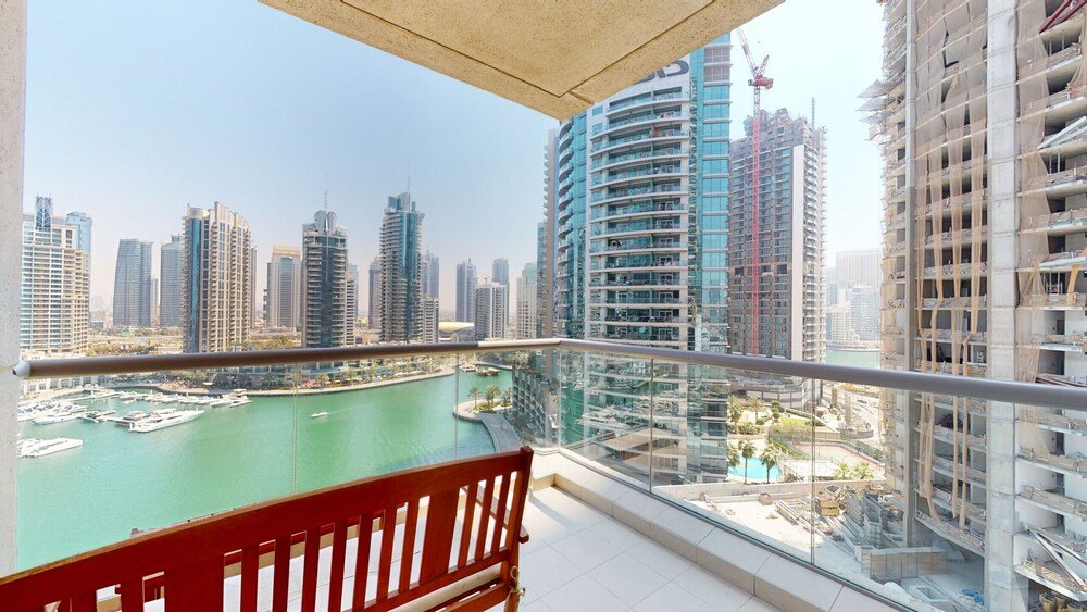 Дубай: Dubai Marina- Iris Blue 1002