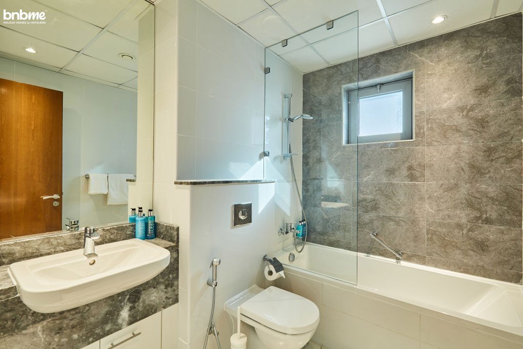 Дубай: Апартаменты bnbmehomes | Luxurious 2 BR Apt with Canal Views-3001