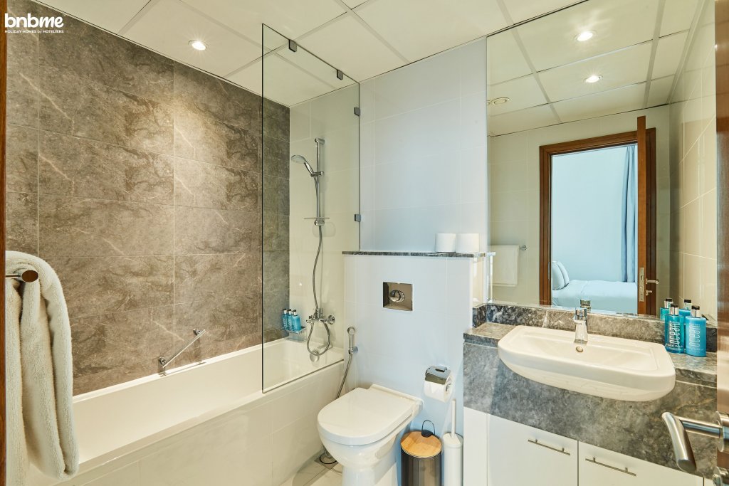 Дубай: Апартаменты bnbmehomes | Luxurious 2 BR Apt with Canal Views-3001