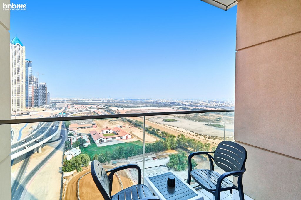 Дубай: Апартаменты bnbmehomes | Al Habtoor | Spectacular Canal View- 1507