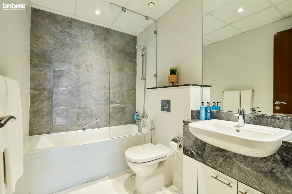 Дубай: Апартаменты bnbmehomes | Al Habtoor | Spectacular Canal View- 1507