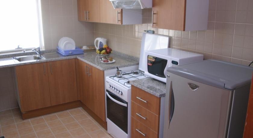 Golden Crown Hotel Apartment — фото 1
