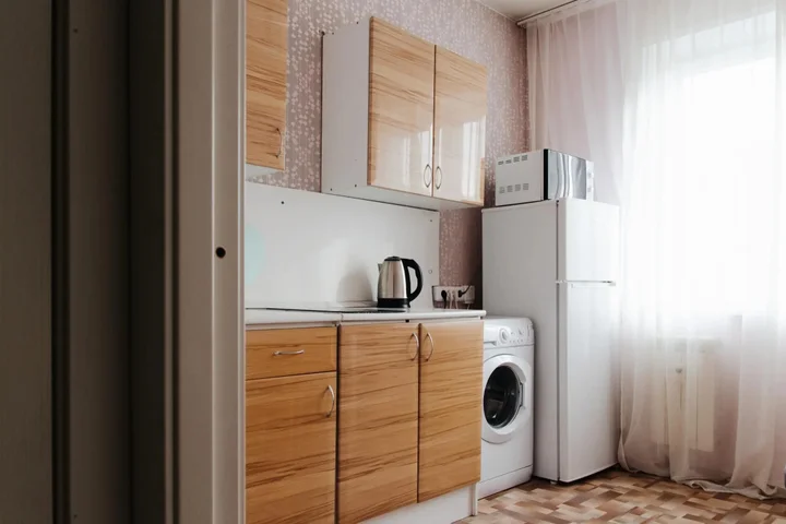 Красноярск: На Сутки на улице Линейная