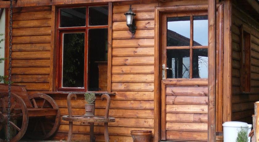 Сайл: Forest Lodge