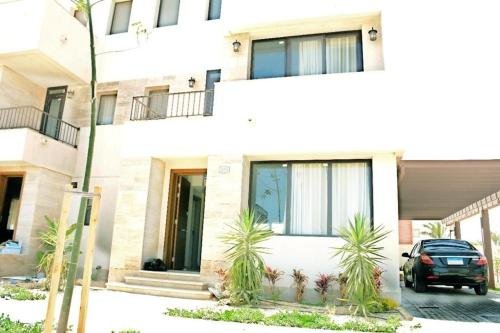 Эль-Аламейн: Twin House in Verdi Marassi