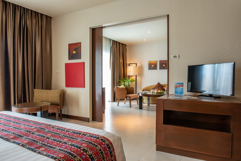 Кату: M Social Hotel Phuket