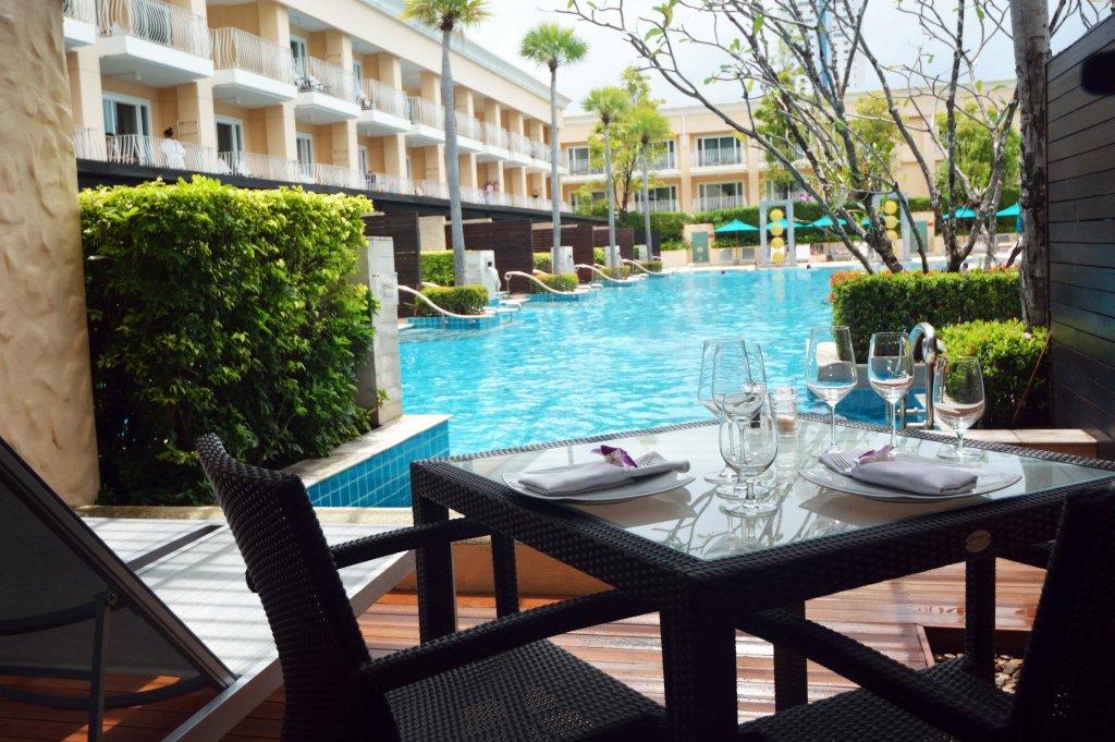Кату: M Social Hotel Phuket