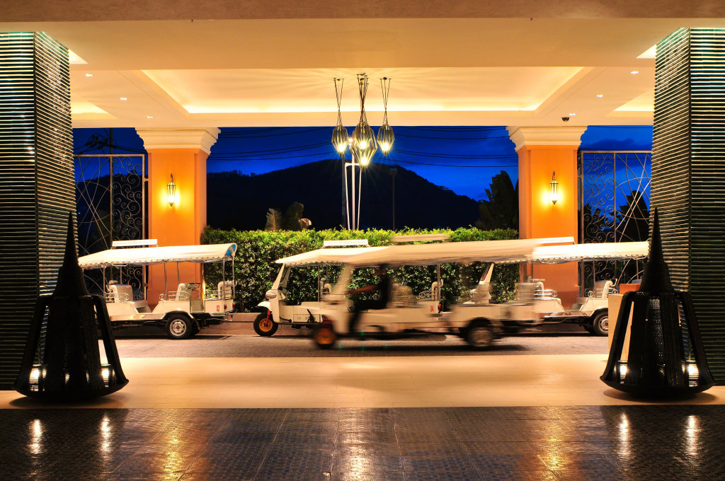 Кату: M Social Hotel Phuket