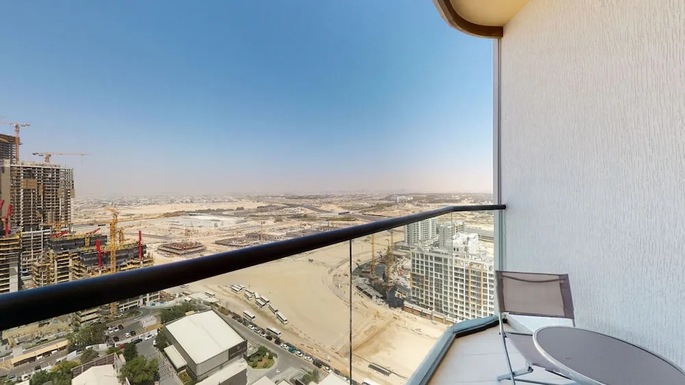 Дубай: Al Meydan - Sobha Waves 902