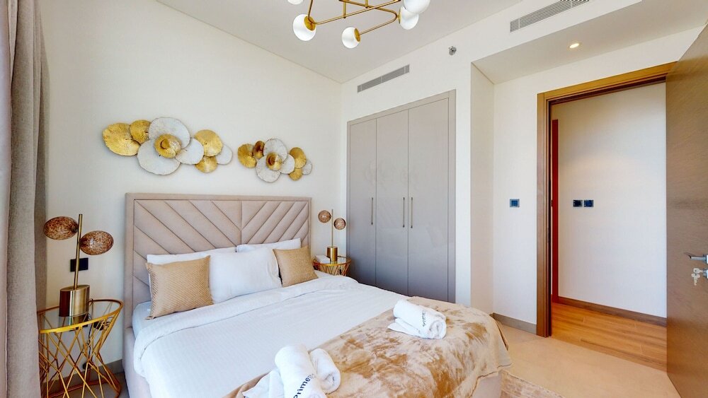 Дубай: Al Meydan - Sobha Waves 902