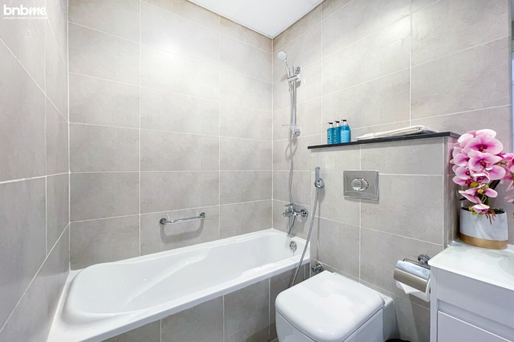Дубай: Апартаменты bnbmehomes | Luxurious 'ST' Apt in DAMAC-2716