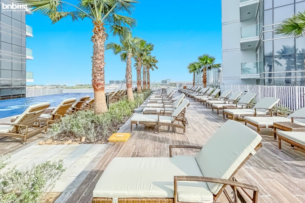 Дубай: Апартаменты bnbmehomes | Luxurious 'ST' Apt in DAMAC-2716