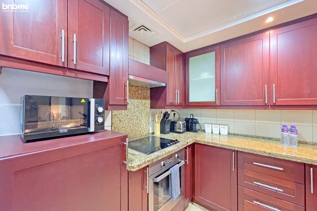 Дубай: Апартаменты bnbmehomes | 2 BR Stunning Lake Views in Greens-205