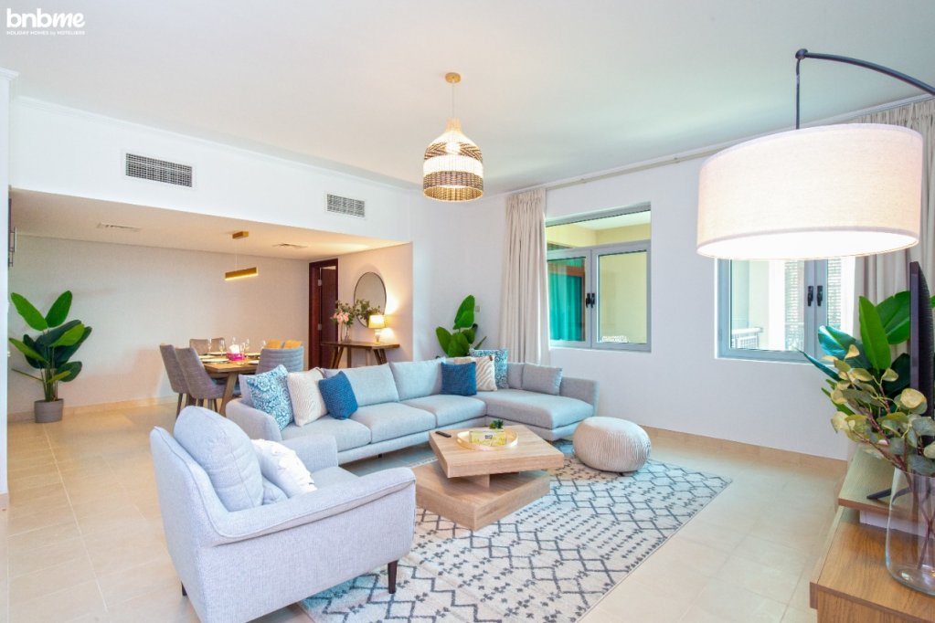 Дубай: Апартаменты bnbmehomes | 2 BR Stunning Lake Views in Greens-205