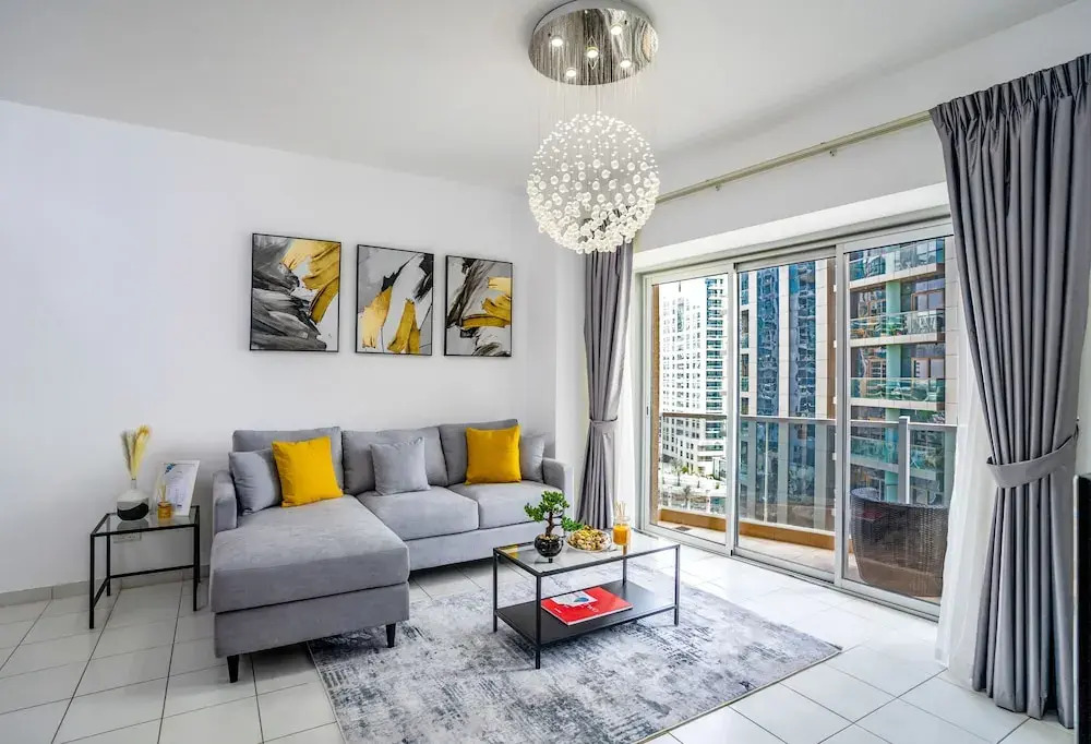Дубай: Tanin - Exquisite Marina View Apartment With Balcony