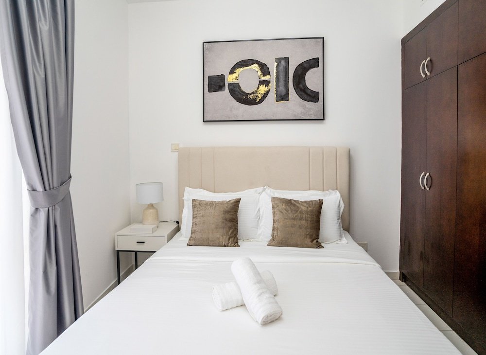 Дубай: Tanin - Exquisite Marina View Apartment With Balcony