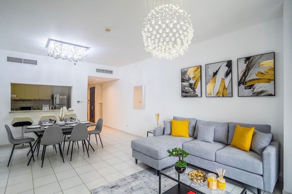 Дубай: Tanin - Exquisite Marina View Apartment With Balcony
