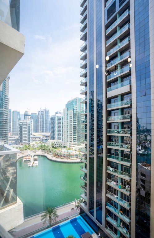 Дубай: Tanin - Exquisite Marina View Apartment With Balcony