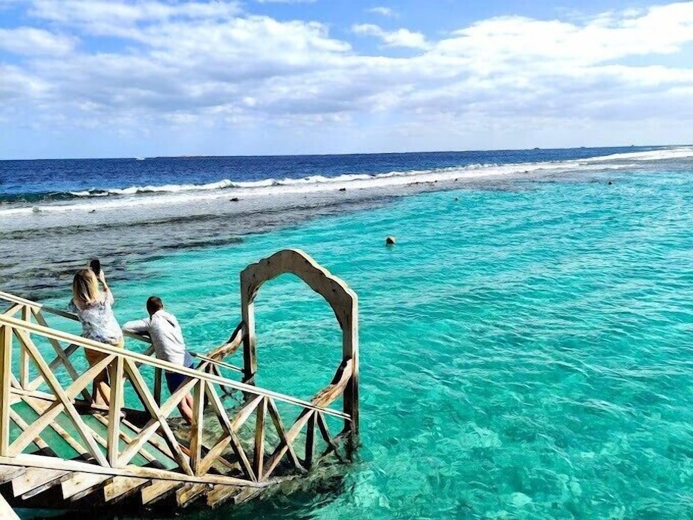 Beachfront in 5 Star Hotel With Reef Hurghada — фото 1
