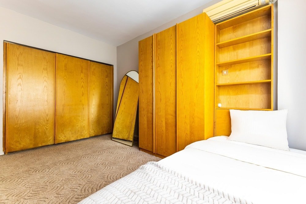 Chic Spacious Flat w Balcony 5 min to Moda Coast — фото 4