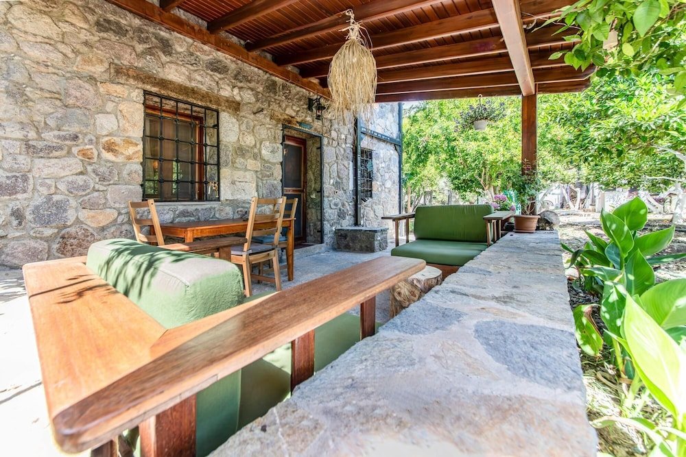Битез: Chic Villa w Fireplace 3 min to Beach in Bodrum