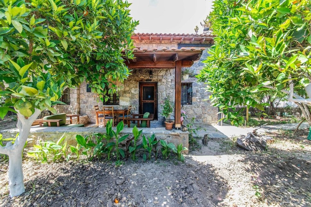 Битез: Chic Villa w Fireplace 3 min to Beach in Bodrum