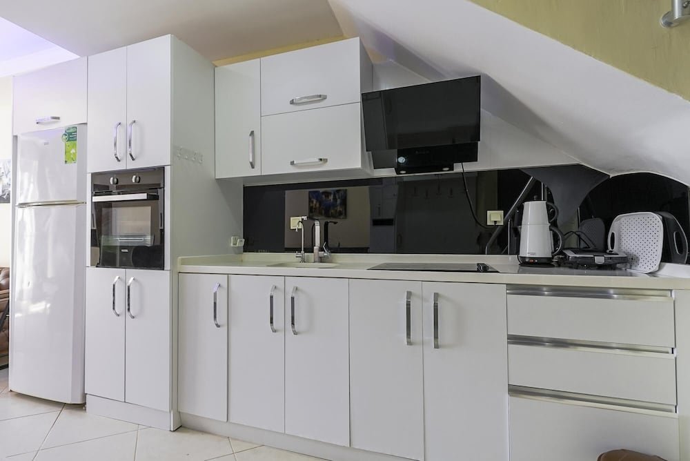 Аксу: Chic Villa w Patio 5 min to Beach in Antalya