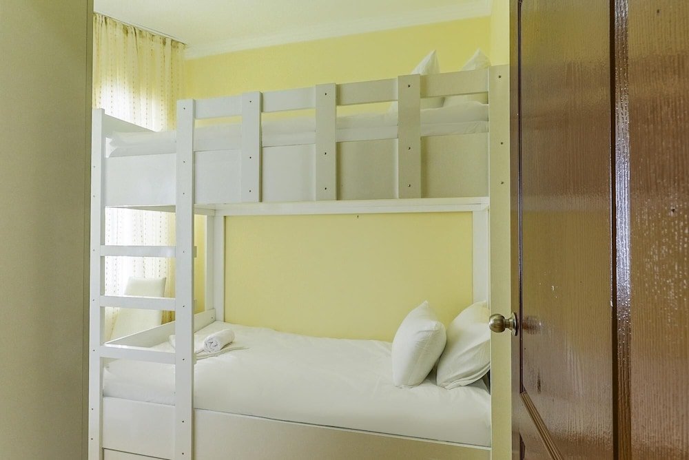 Аксу: Chic Villa w Patio 5 min to Beach in Antalya