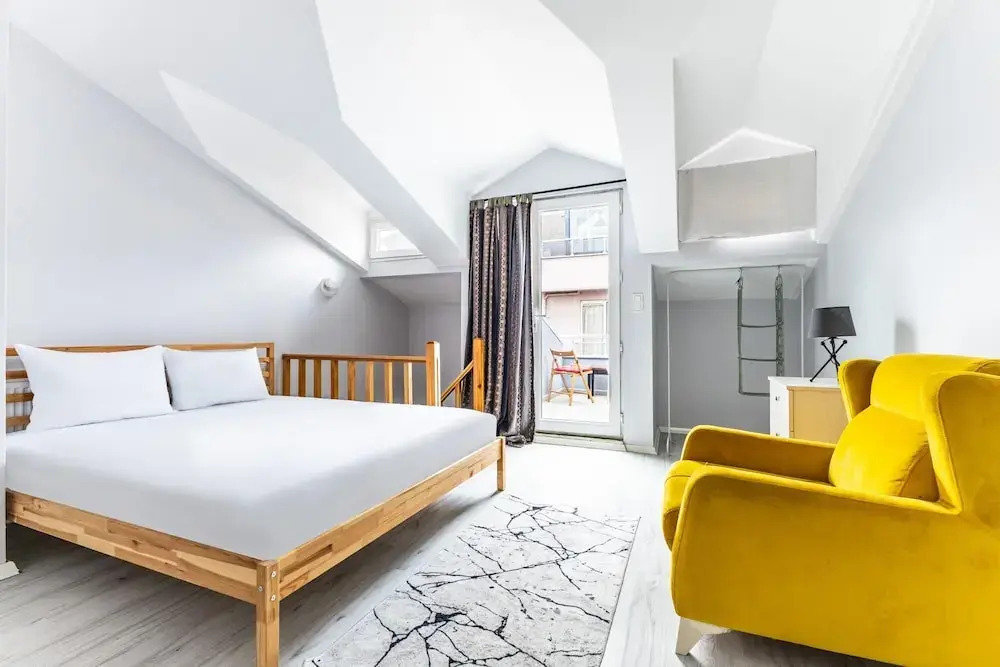 Стамбул: Chic Residence w Balcony 5 min to Bull Statue