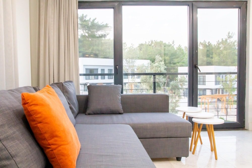 Chic Flat w Garden 1 min to Milas Coast — фото 1