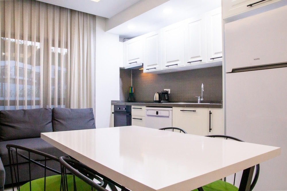 Flat w Spacious Garden 5 min to Beach in Milas — фото 2