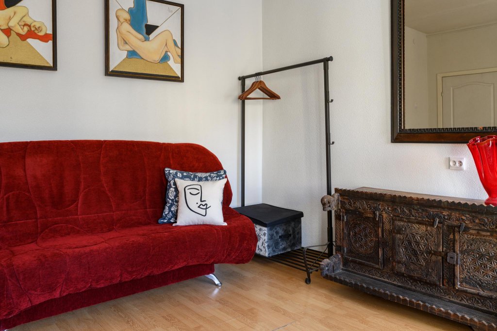 Санкт-Петербург: Welcome Home (Вэлком Хоум) на набережной реки Мойки 16